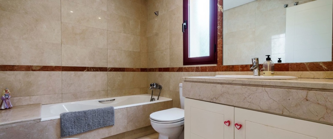 Resale - Town house - Marbella - Nueva Andalucía