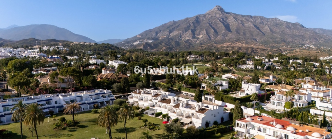 Resale - Town house - Marbella - Nueva Andalucía