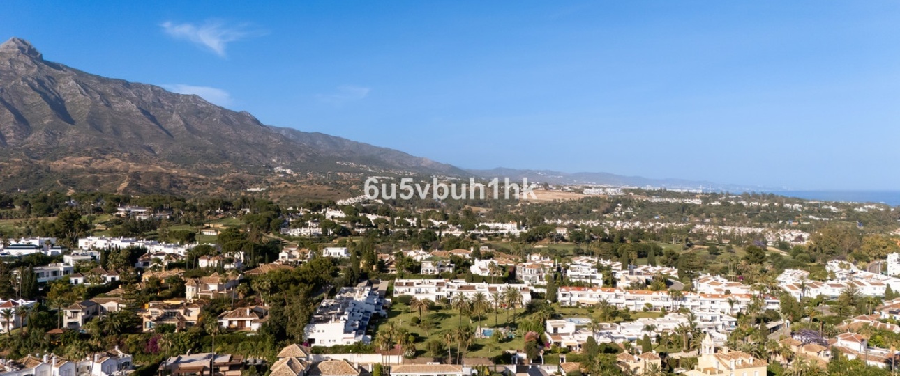 Resale - Town house - Marbella - Nueva Andalucía