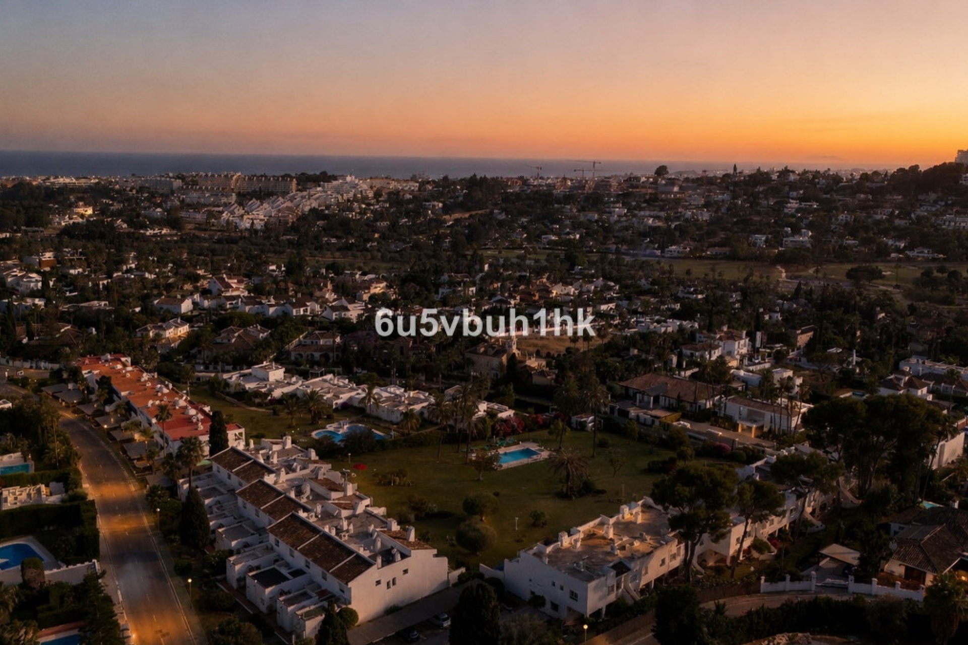 Resale - Town house - Marbella - Nueva Andalucía