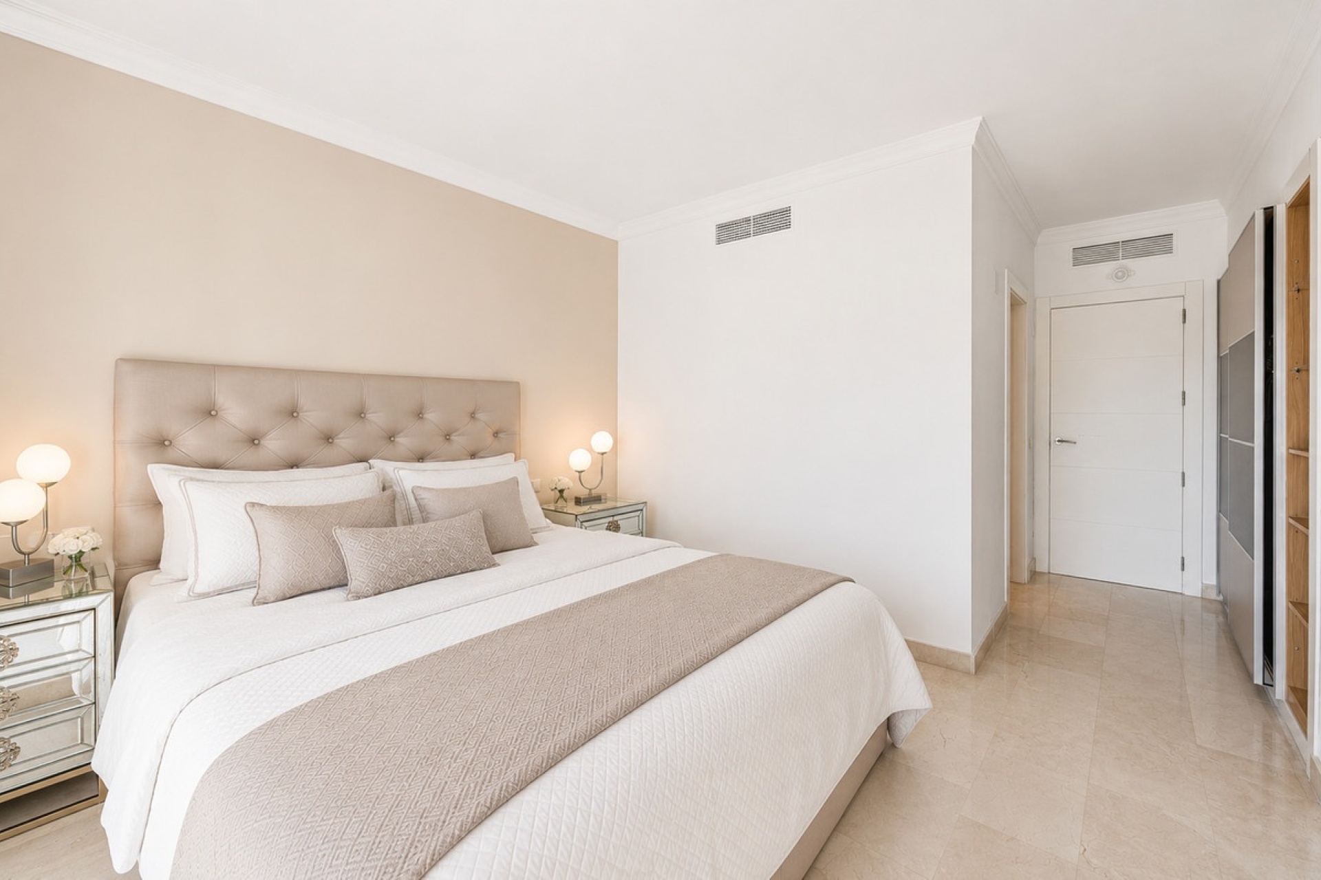 Resale - Town house - Marbella - Nueva Andalucía