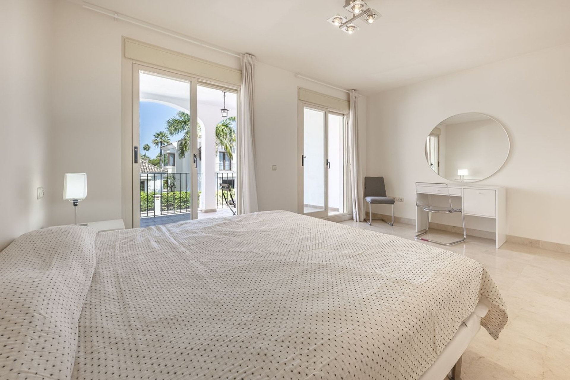 Resale - Town house - Marbella - Nueva Andalucía