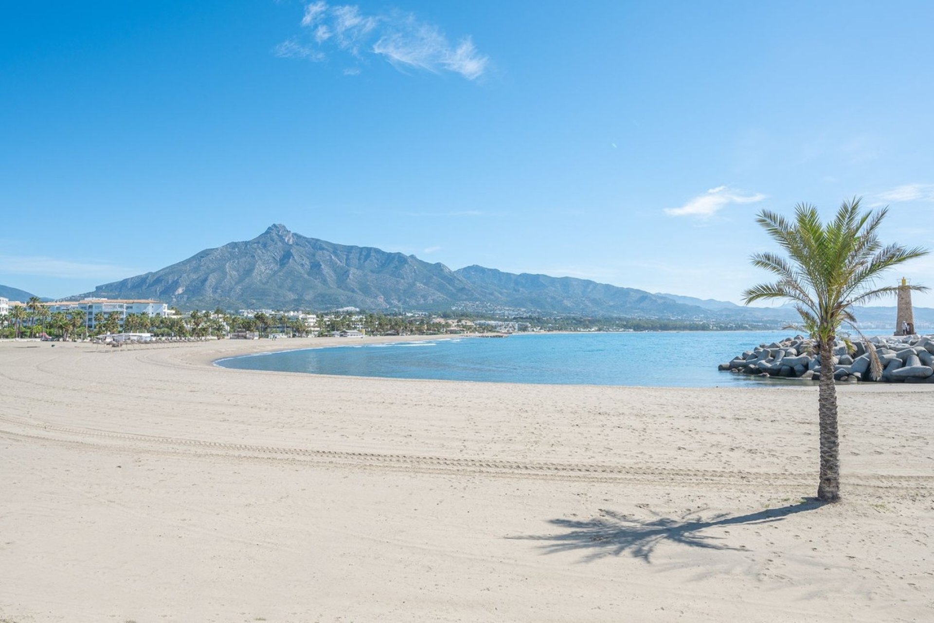 Resale - Town house - Marbella - Nueva Andalucía
