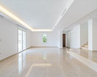Resale - Town house - Marbella - Nueva Andalucía