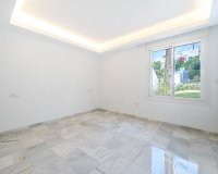 Resale - Town house - Marbella - Nueva Andalucía