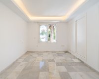 Resale - Town house - Marbella - Nueva Andalucía