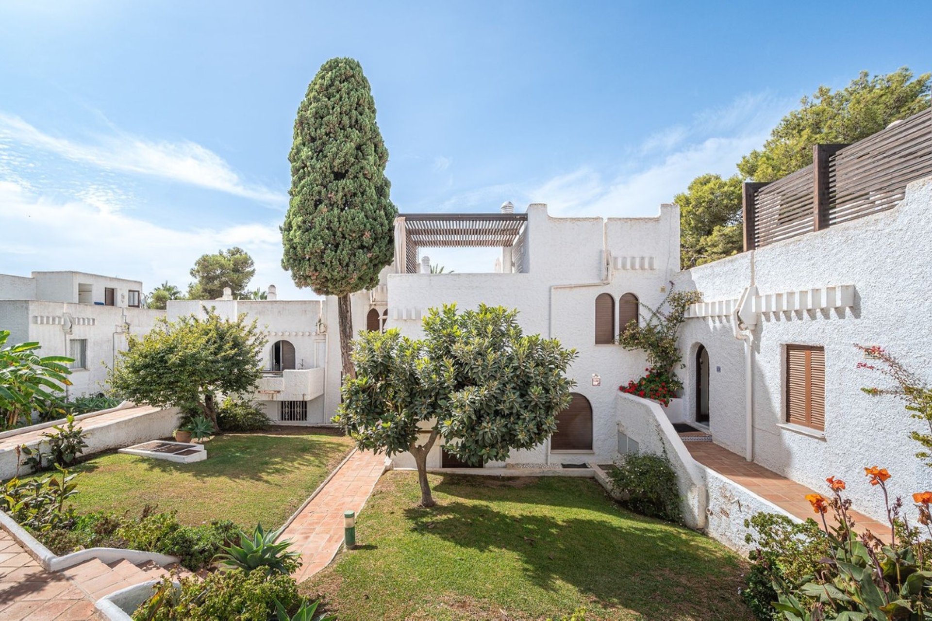 Resale - Town house - Marbella - Nueva Andalucía