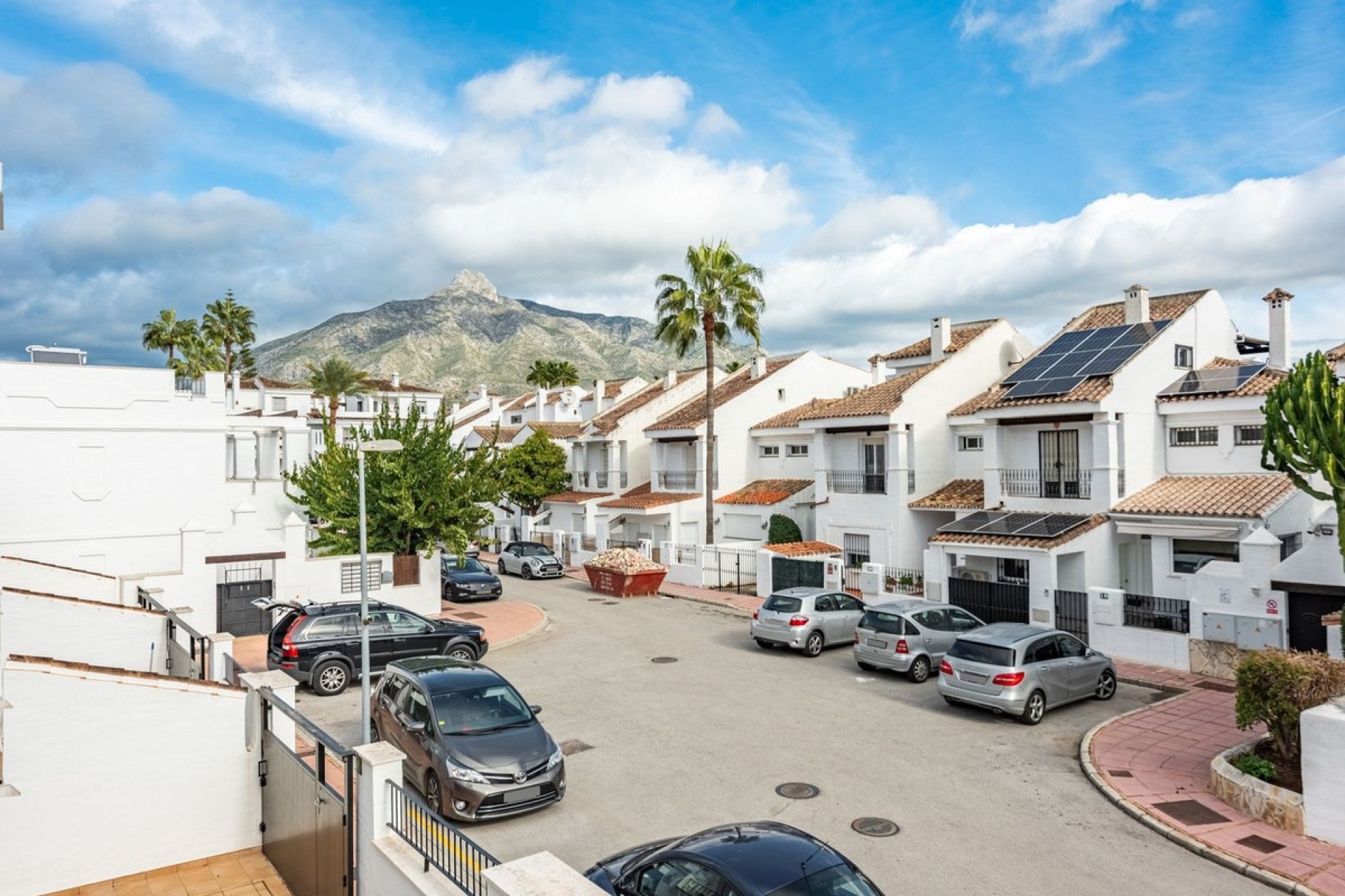 Resale - Town house - Marbella - Nueva Andalucía