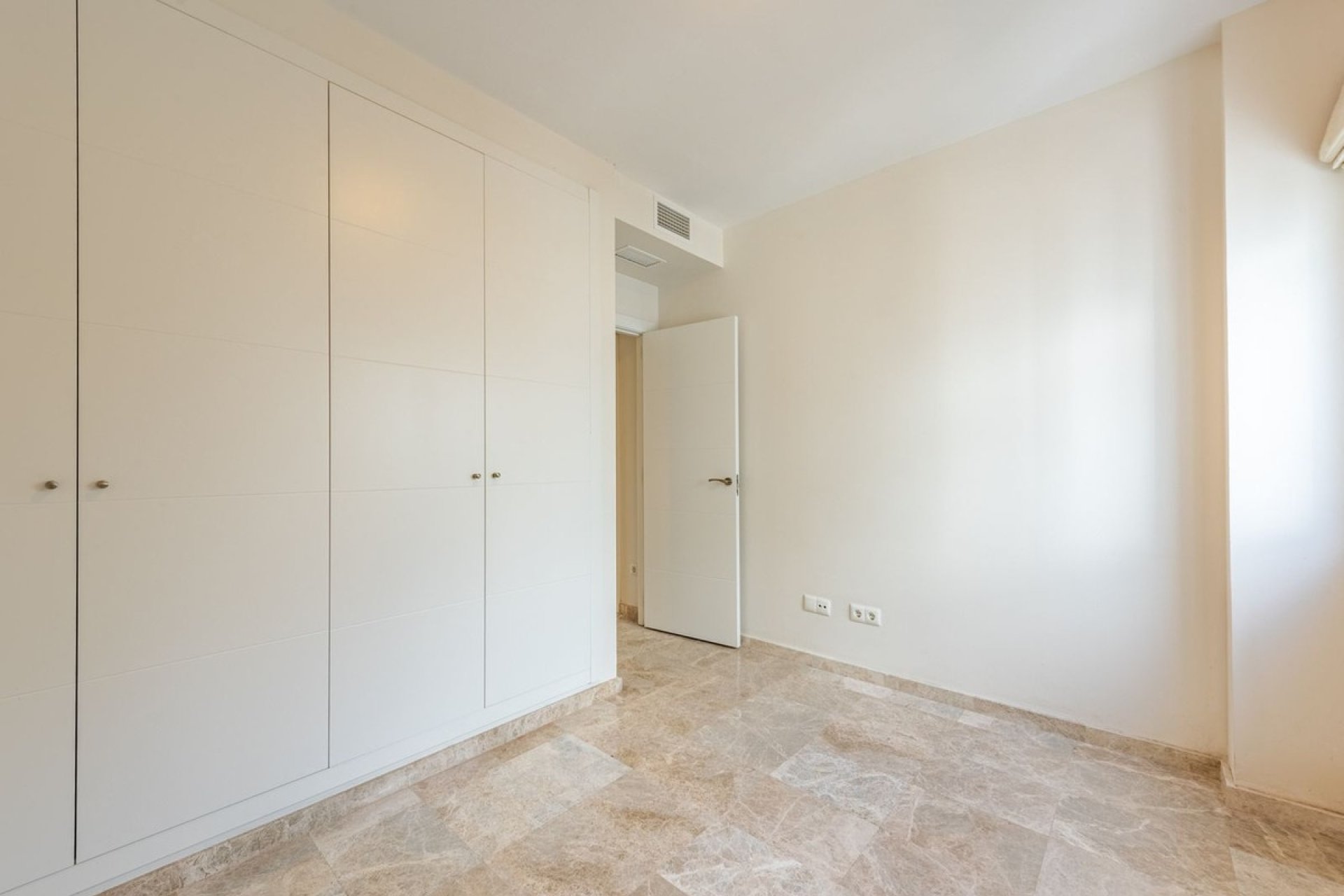 Resale - Town house - Marbella - Nueva Andalucía