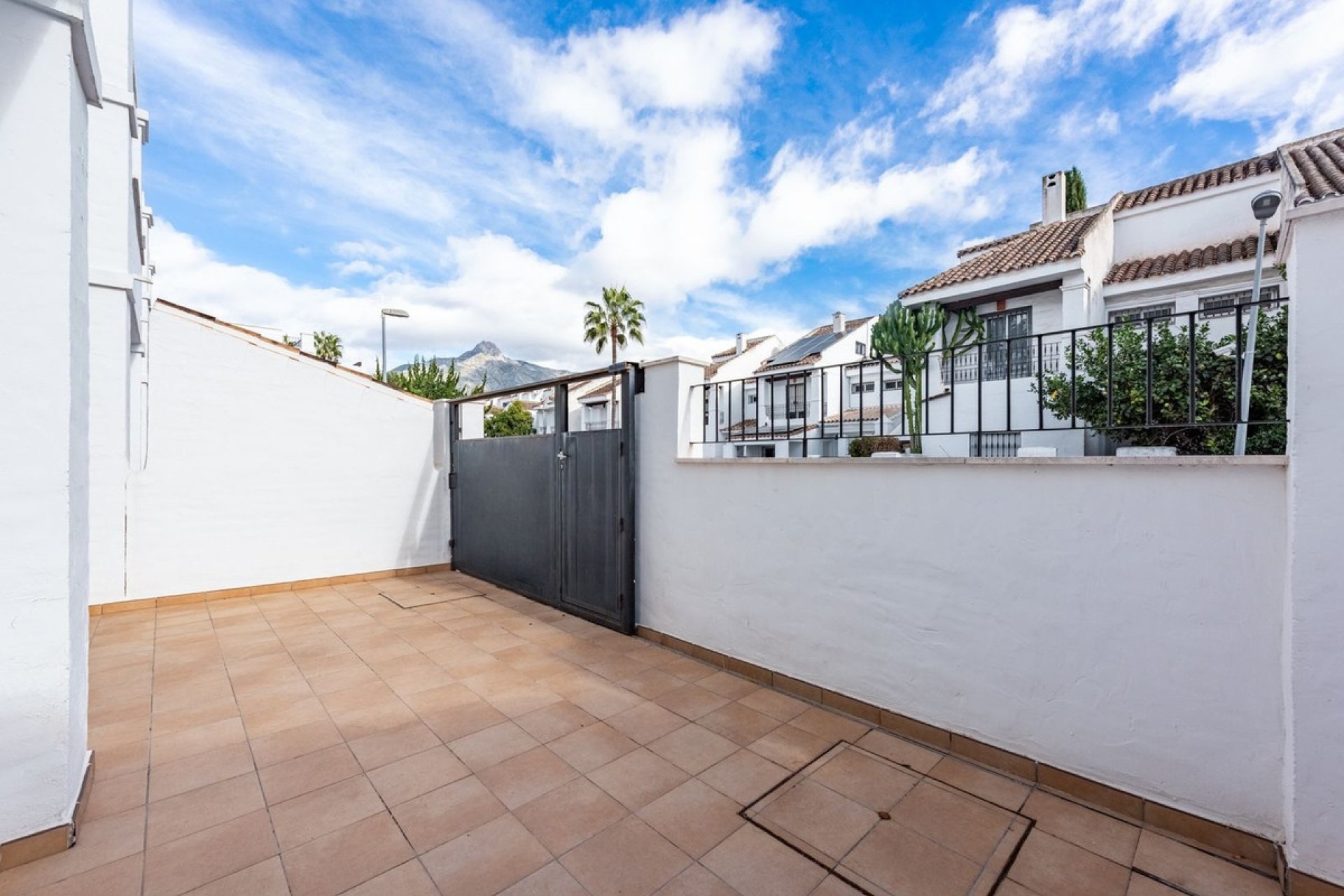 Resale - Town house - Marbella - Nueva Andalucía