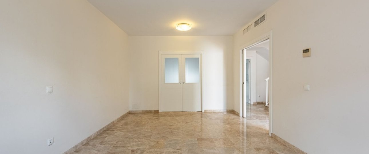 Resale - Town house - Marbella - Nueva Andalucía