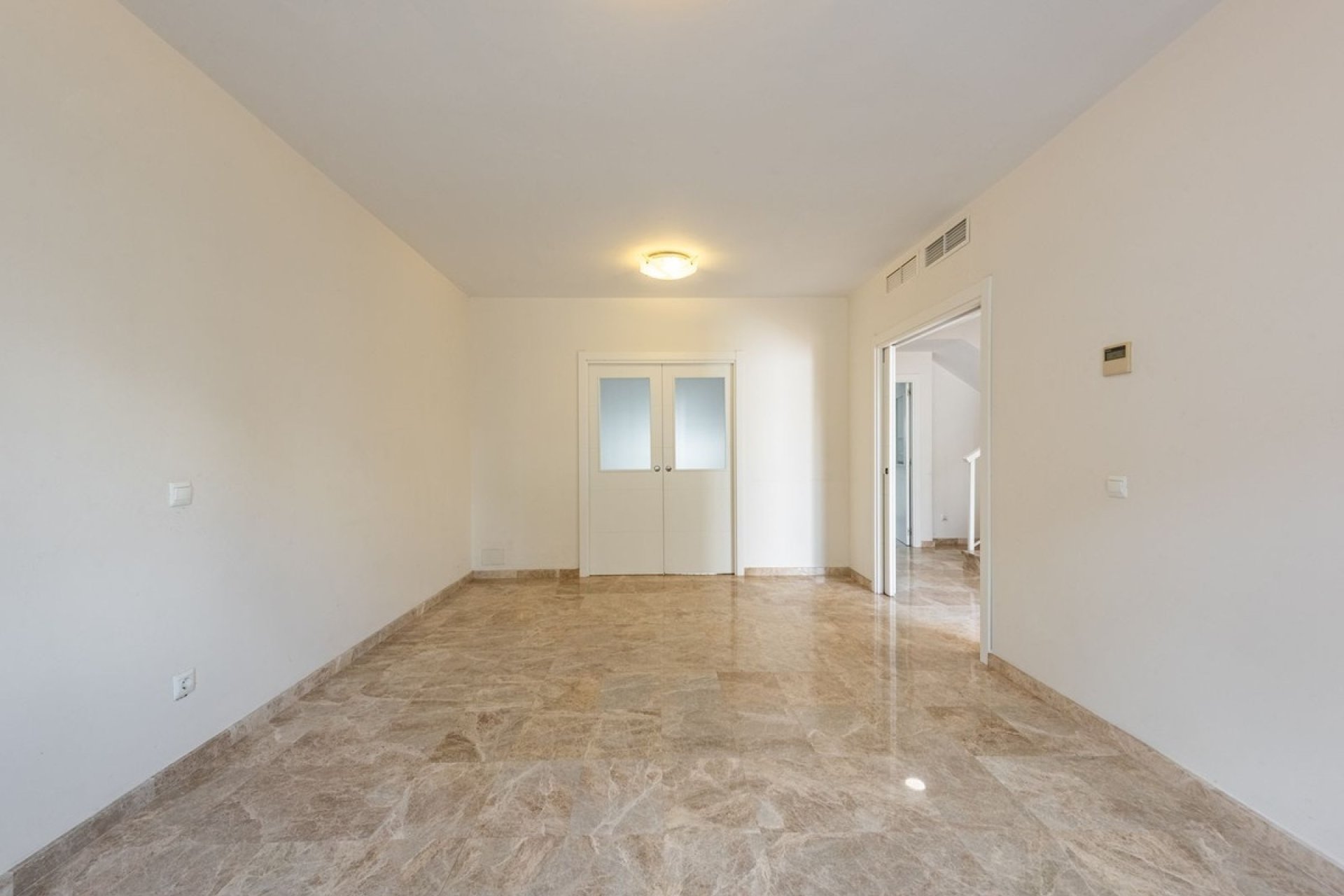 Resale - Town house - Marbella - Nueva Andalucía