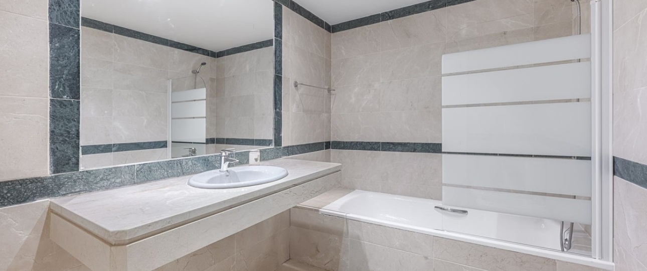Resale - Town house - Marbella - Nueva Andalucía