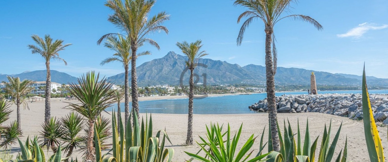 Resale - Town house - Marbella - Nueva Andalucía
