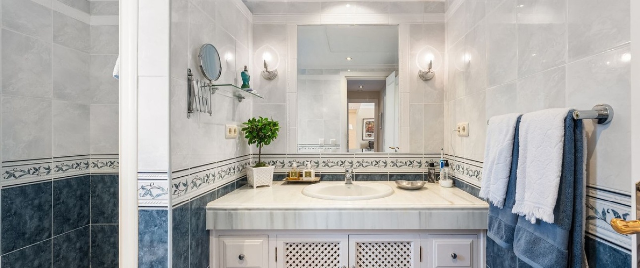 Resale - Town house - Marbella - Nueva Andalucía