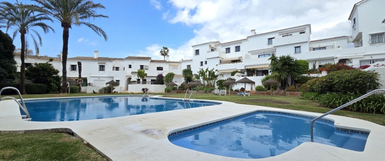 Resale - Town house - Marbella - Nueva Andalucía