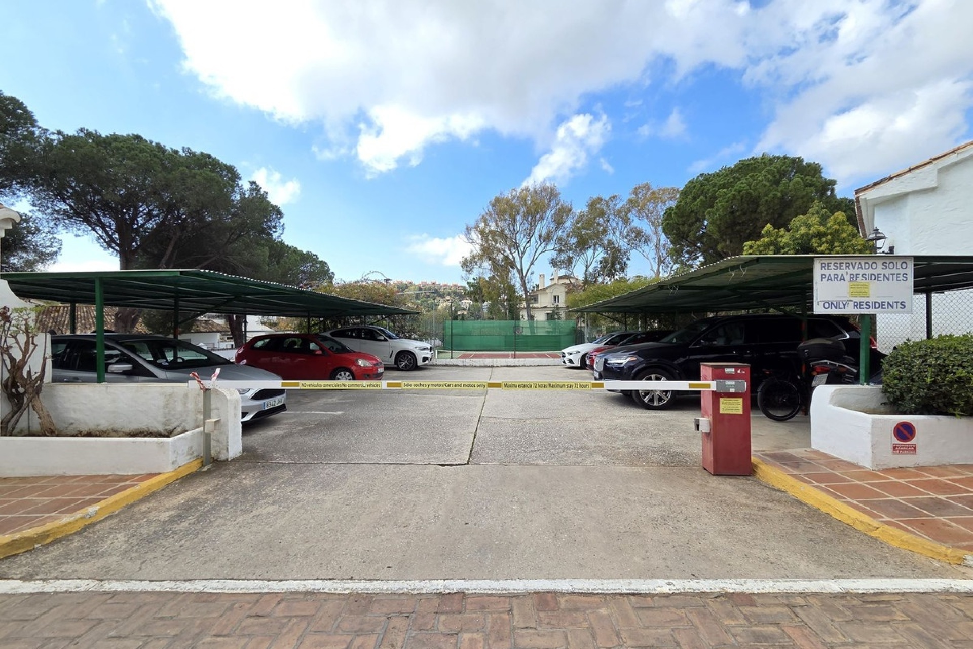 Resale - Town house - Marbella - Nueva Andalucía