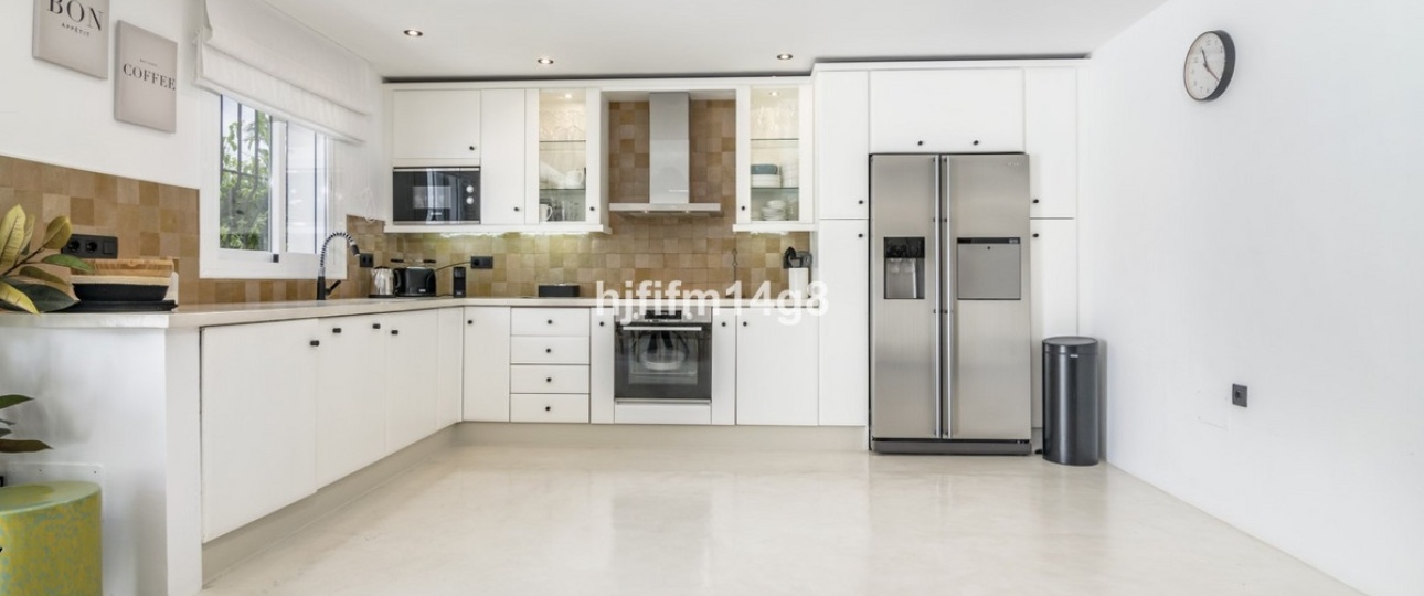 Resale - Town house - Marbella - Nueva Andalucía