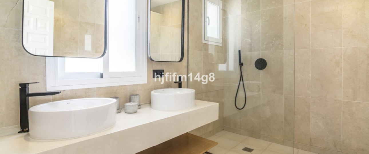 Resale - Town house - Marbella - Nueva Andalucía