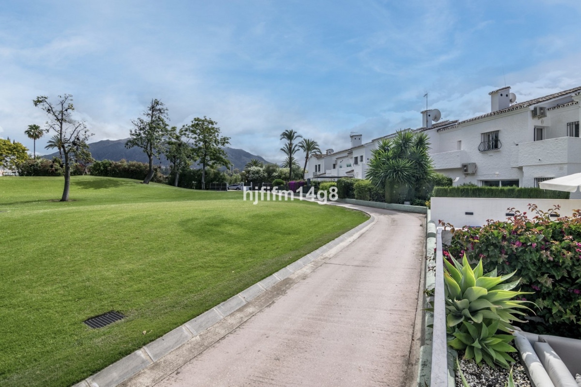 Resale - Town house - Marbella - Nueva Andalucía