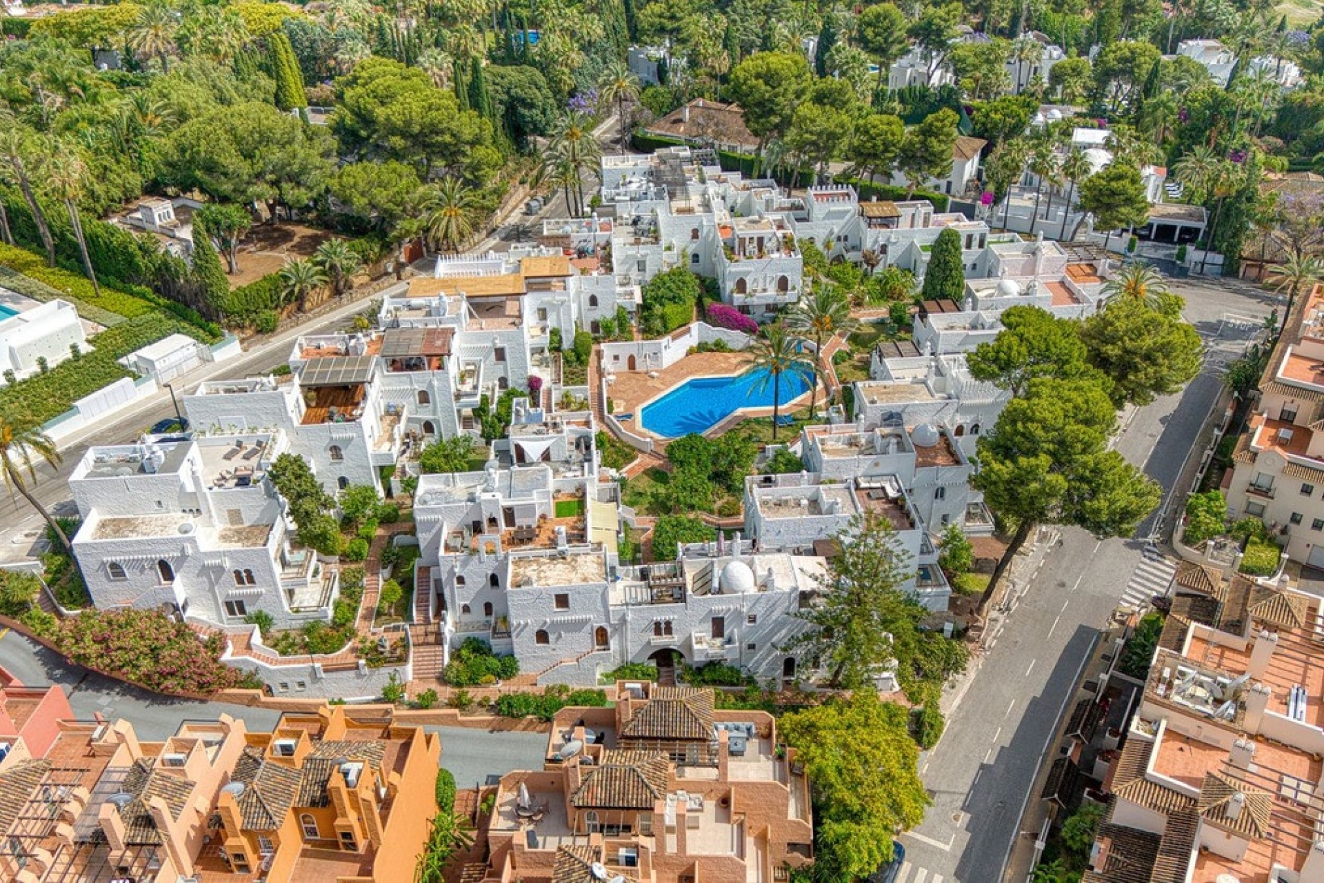 Resale - Town house - Marbella - Nueva Andalucía