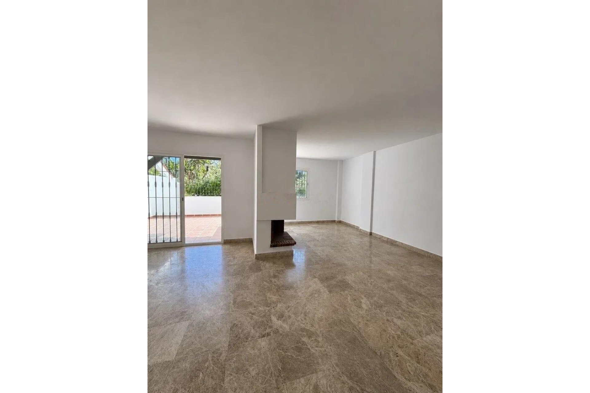 Resale - Town house - Marbella - Nueva Andalucía