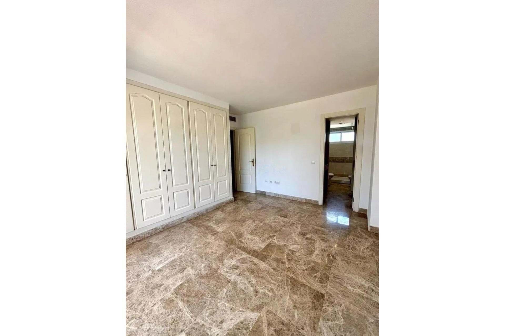 Resale - Town house - Marbella - Nueva Andalucía