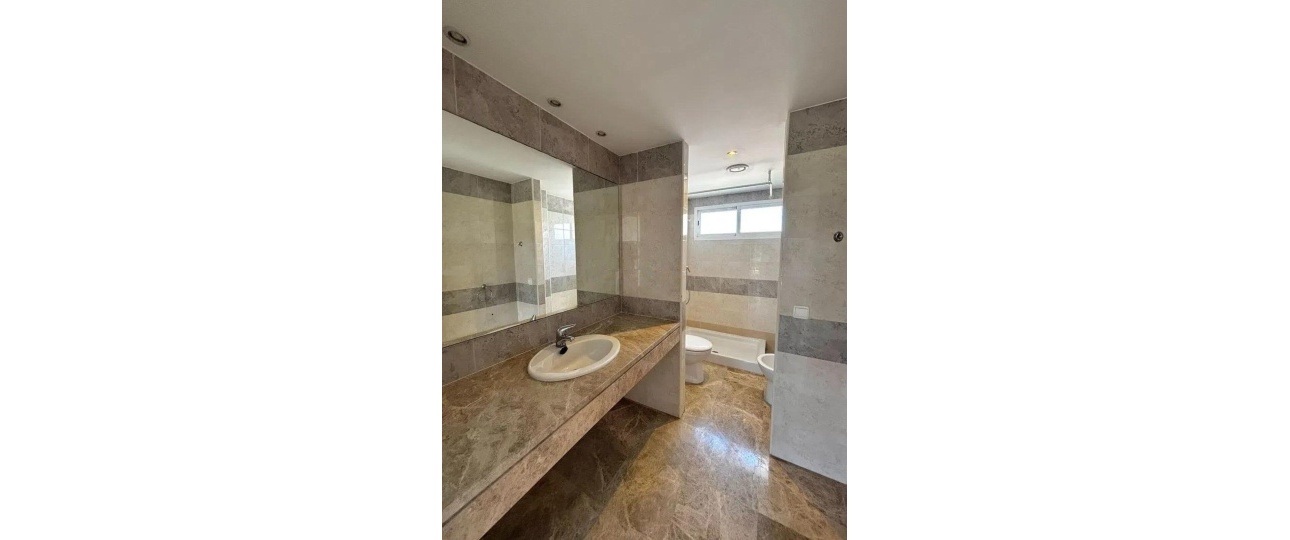 Resale - Town house - Marbella - Nueva Andalucía