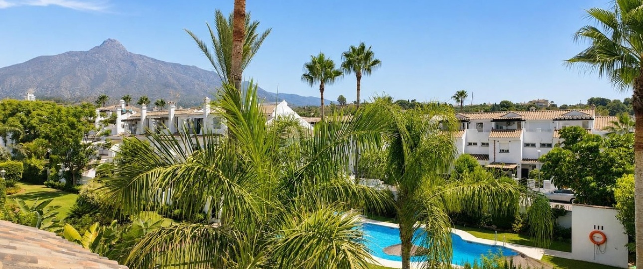 Resale - Town house - Marbella - Nueva Andalucía