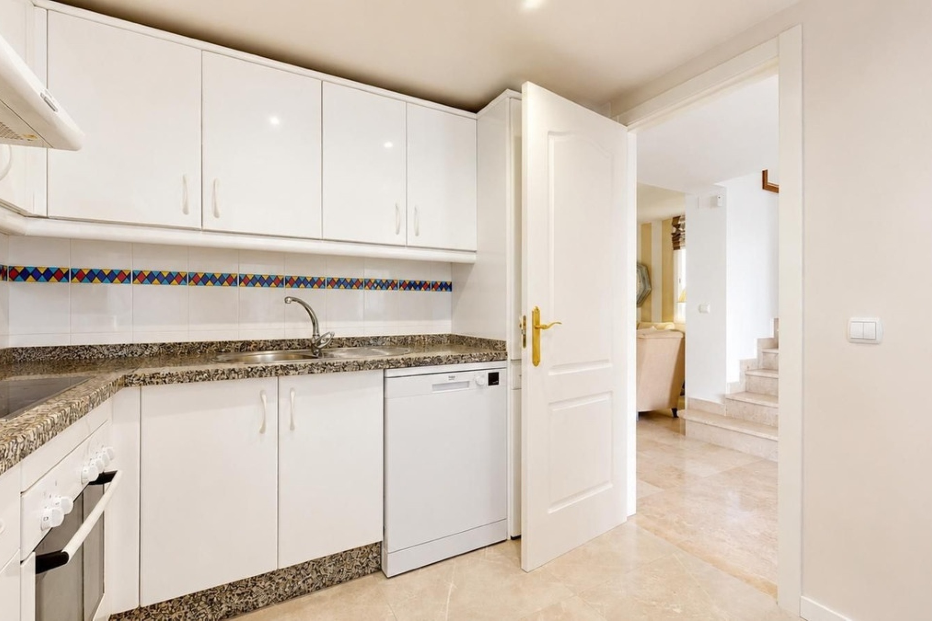 Resale - Town house - Marbella - Nueva Andalucía