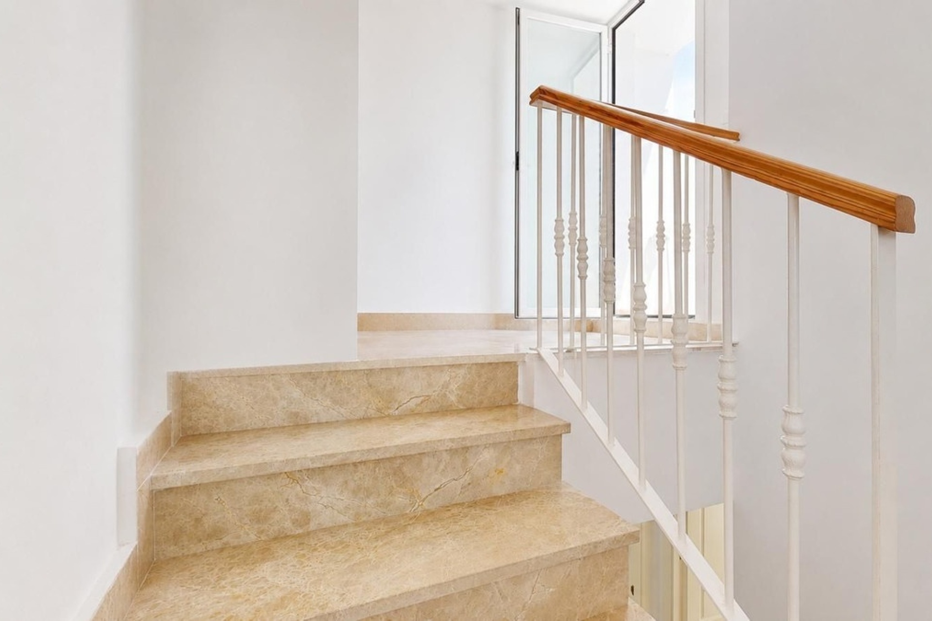 Resale - Town house - Marbella - Nueva Andalucía