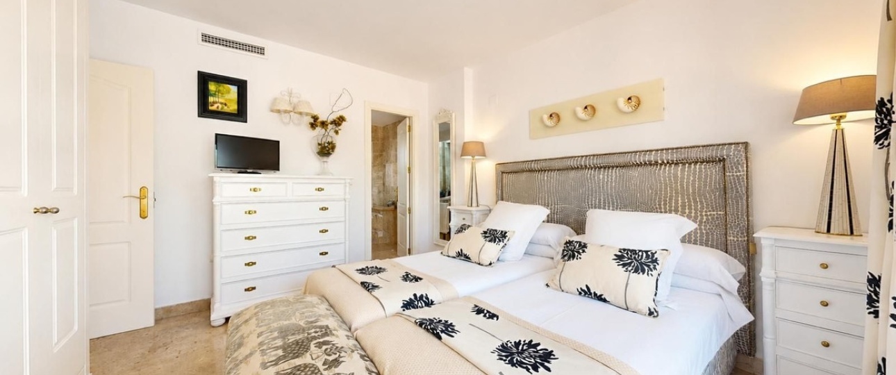 Resale - Town house - Marbella - Nueva Andalucía
