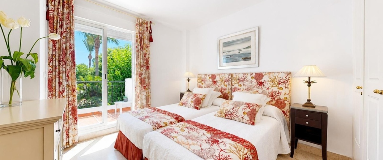 Resale - Town house - Marbella - Nueva Andalucía