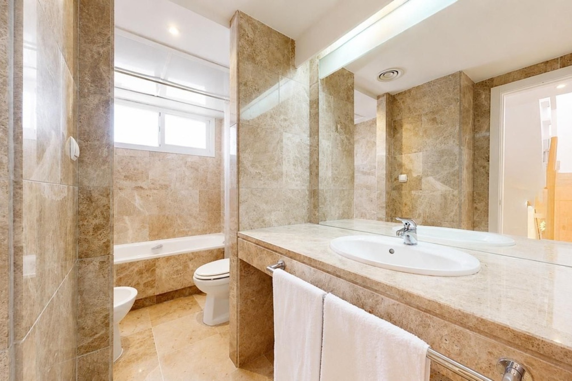 Resale - Town house - Marbella - Nueva Andalucía