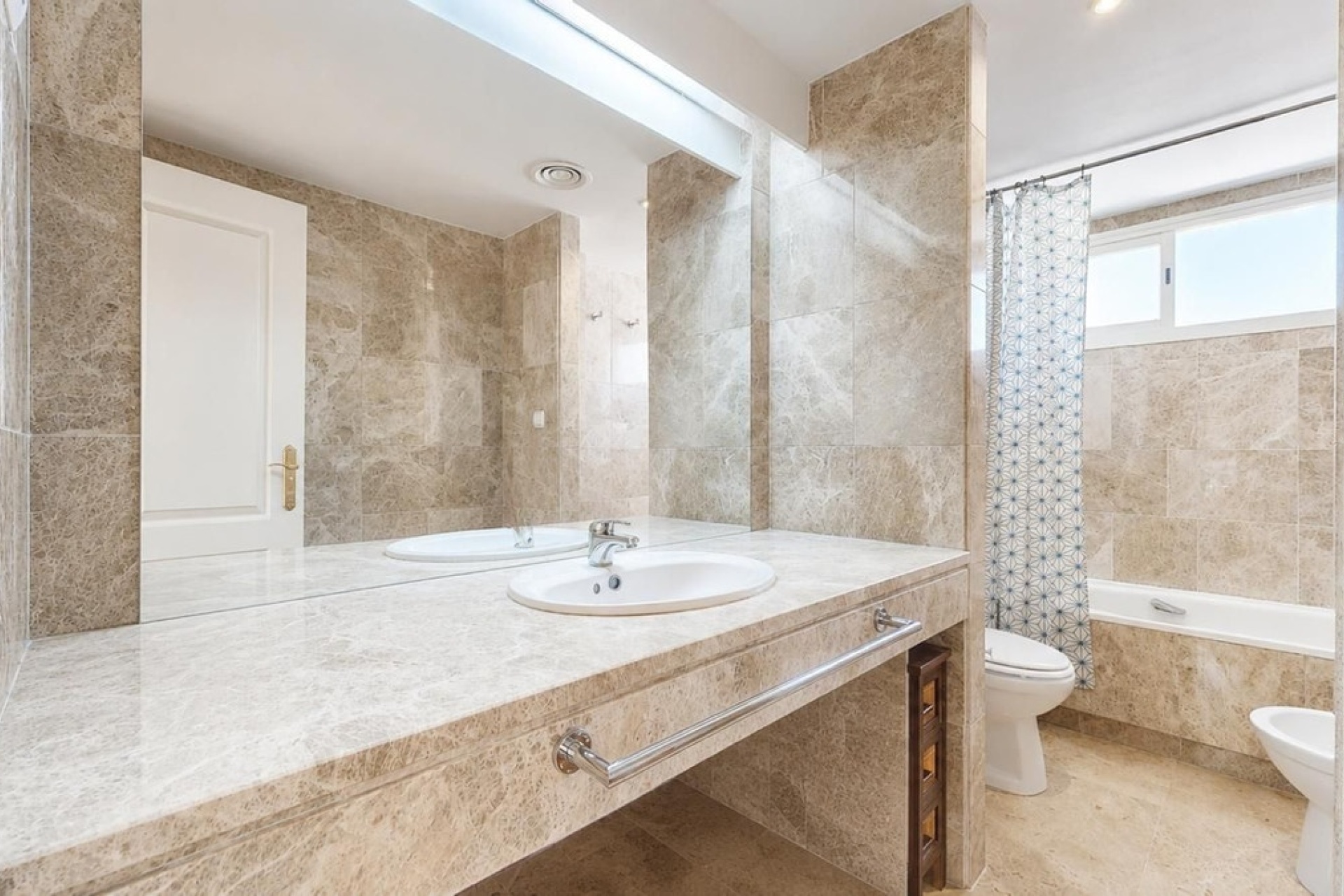 Resale - Town house - Marbella - Nueva Andalucía
