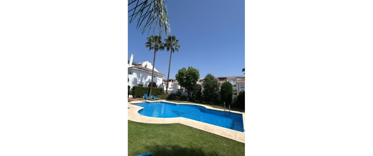 Resale - Town house - Marbella - Nueva Andalucía