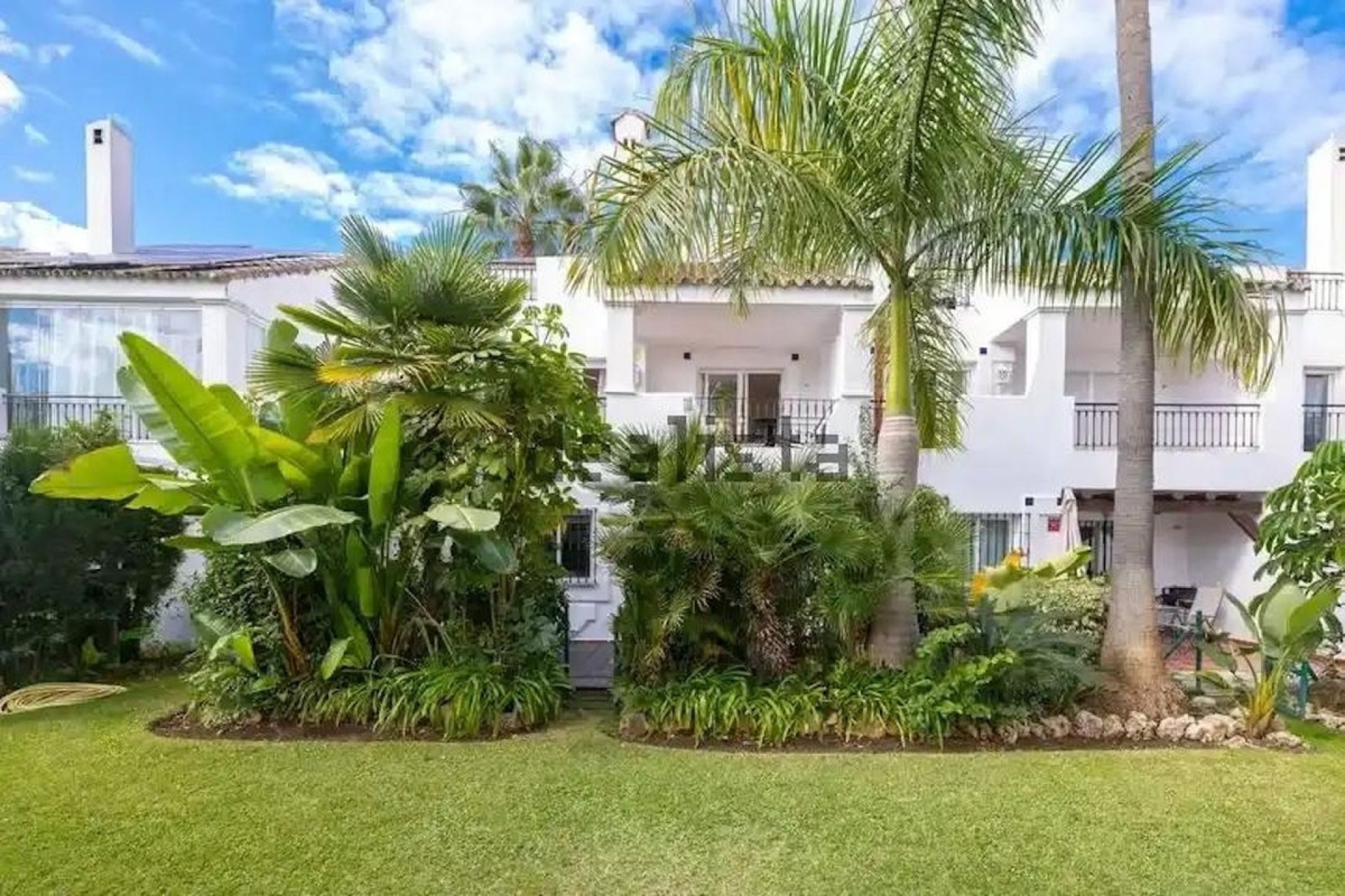 Resale - Town house - Marbella - Nueva Andalucía