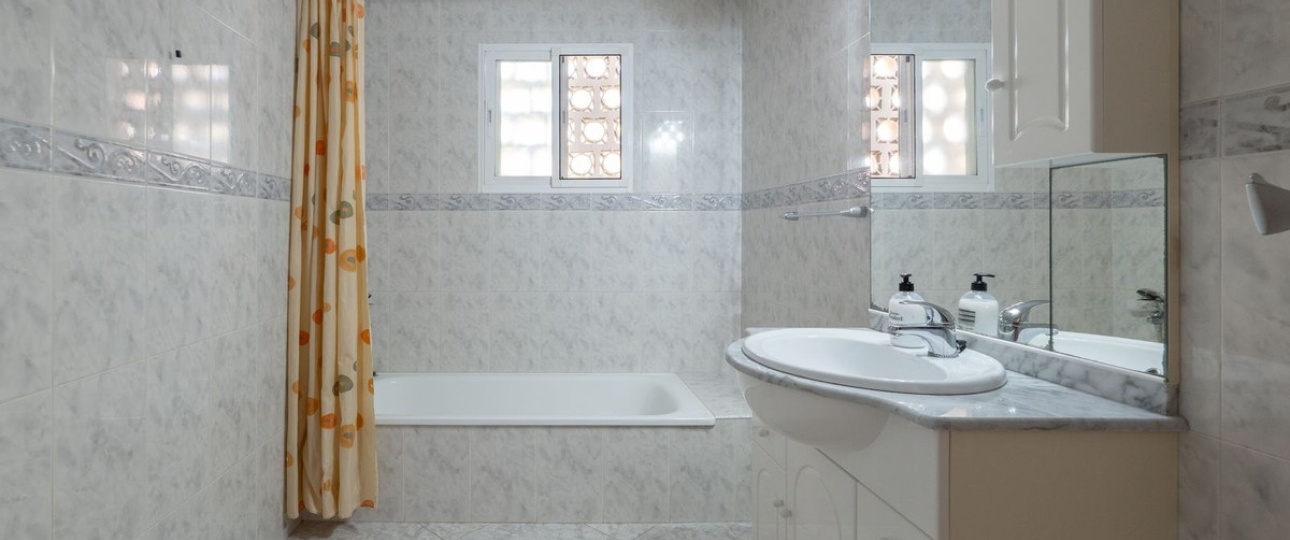 Resale - Town house - Marbella - Nueva Andalucía