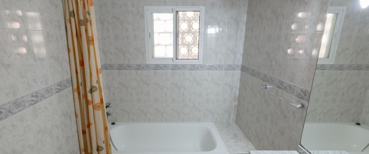 Resale - Town house - Marbella - Nueva Andalucía