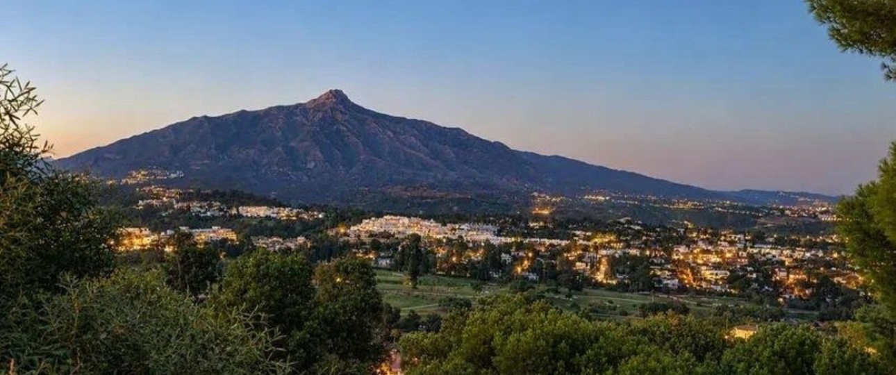 Resale - Town house - Marbella - Nueva Andalucía