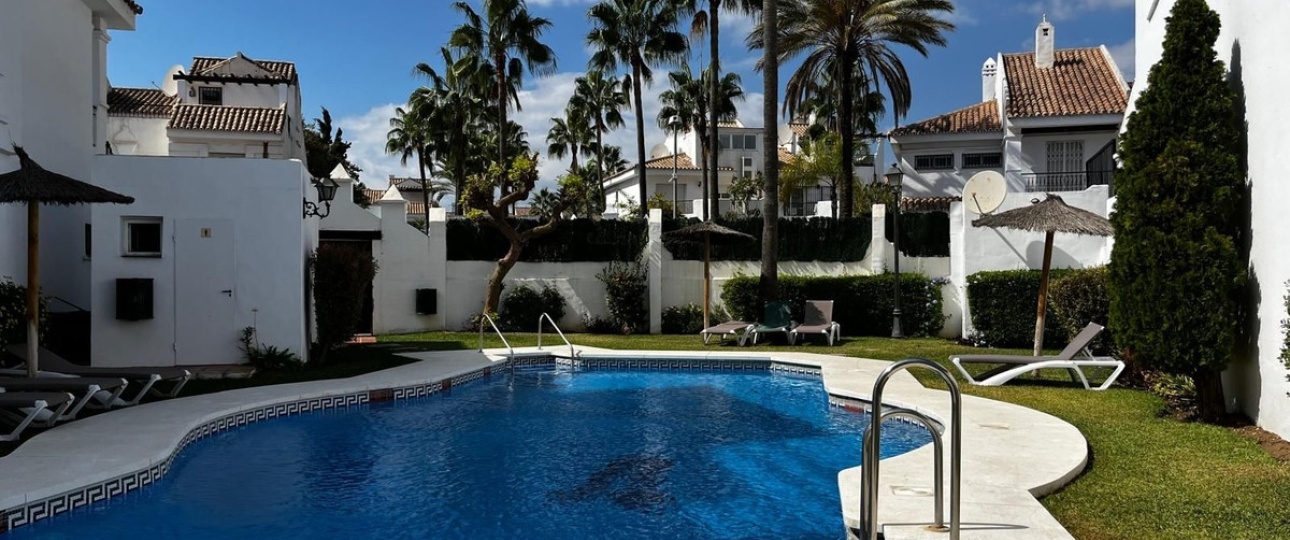 Resale - Town house - Marbella - Nueva Andalucía