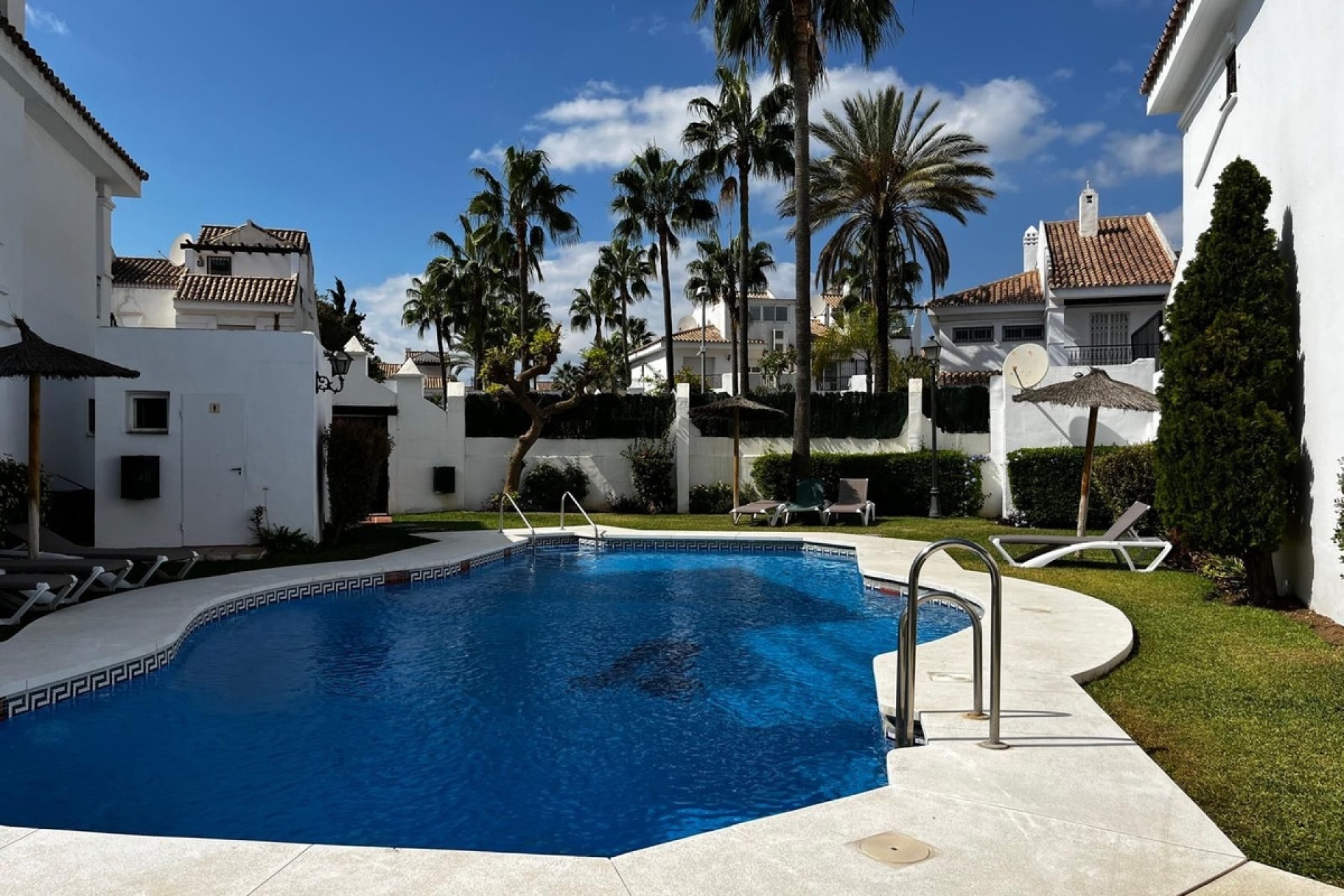 Resale - Town house - Marbella - Nueva Andalucía