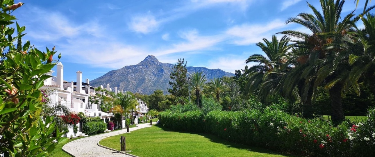 Resale - Town house - Marbella - Nueva Andalucía