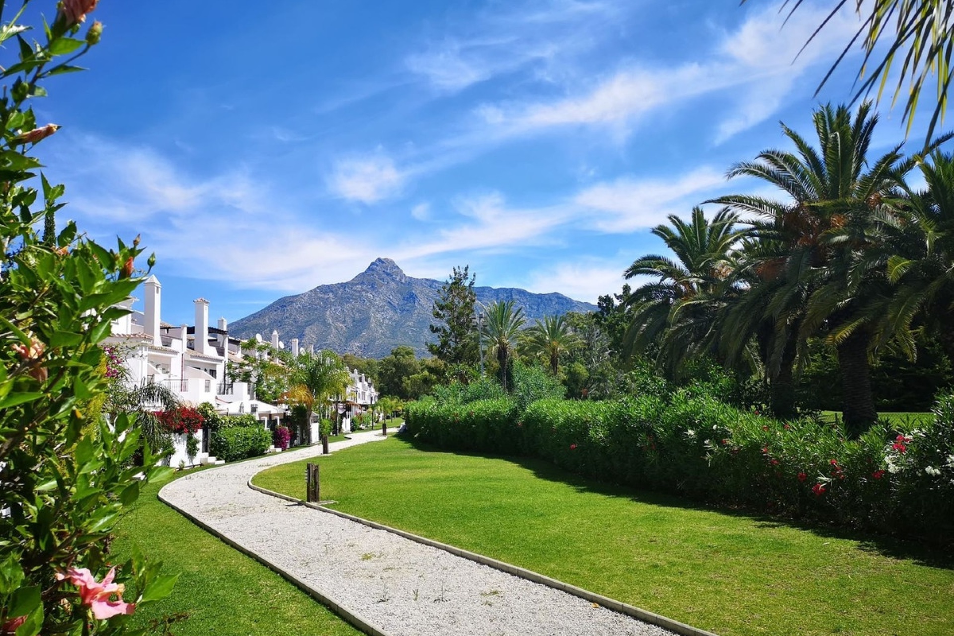 Resale - Town house - Marbella - Nueva Andalucía