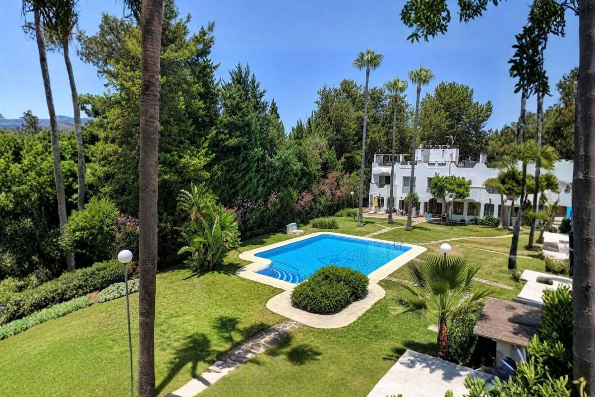 Resale - Town house - Marbella - Nueva Andalucía