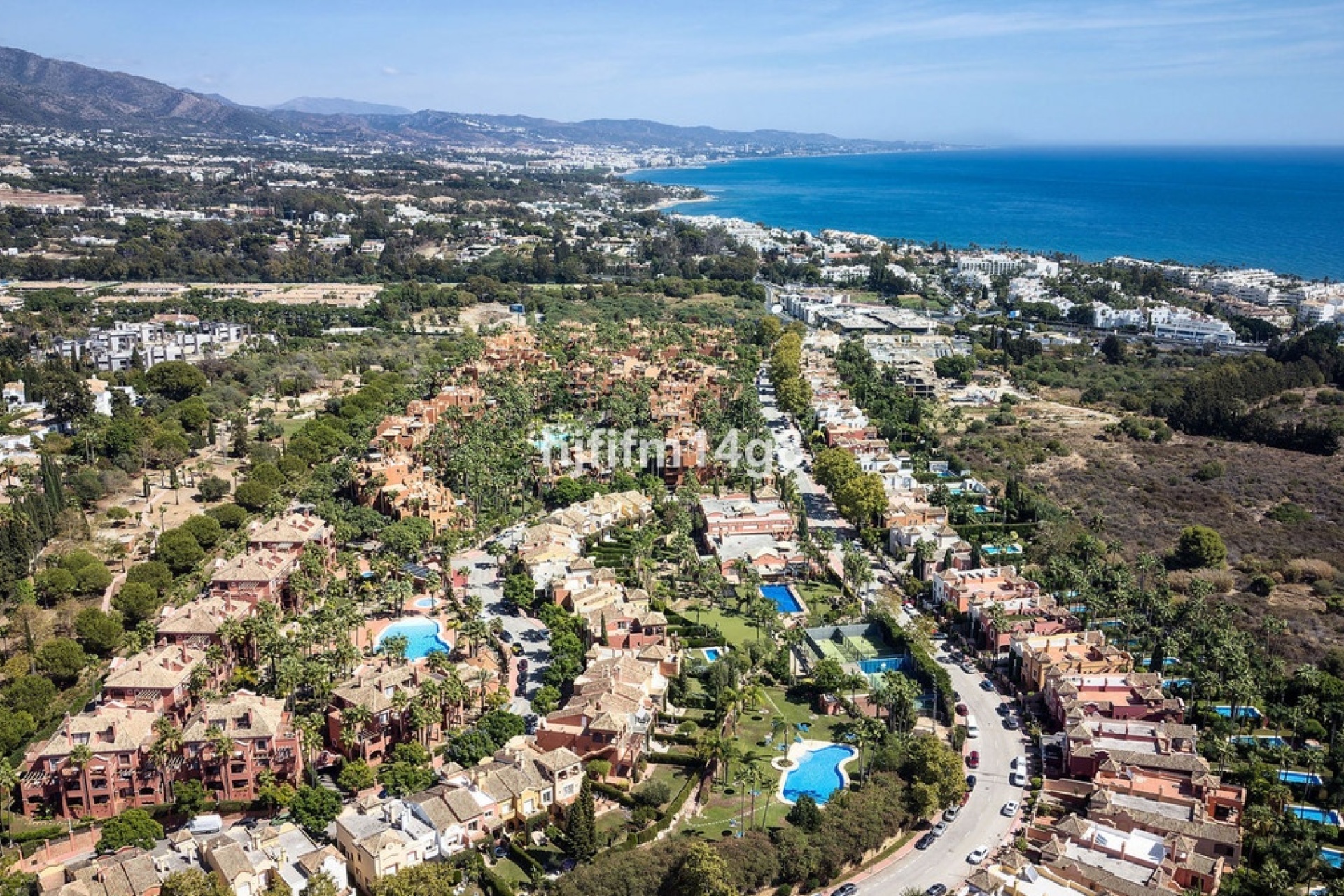 Resale - Town house - Marbella - Nueva Andalucía