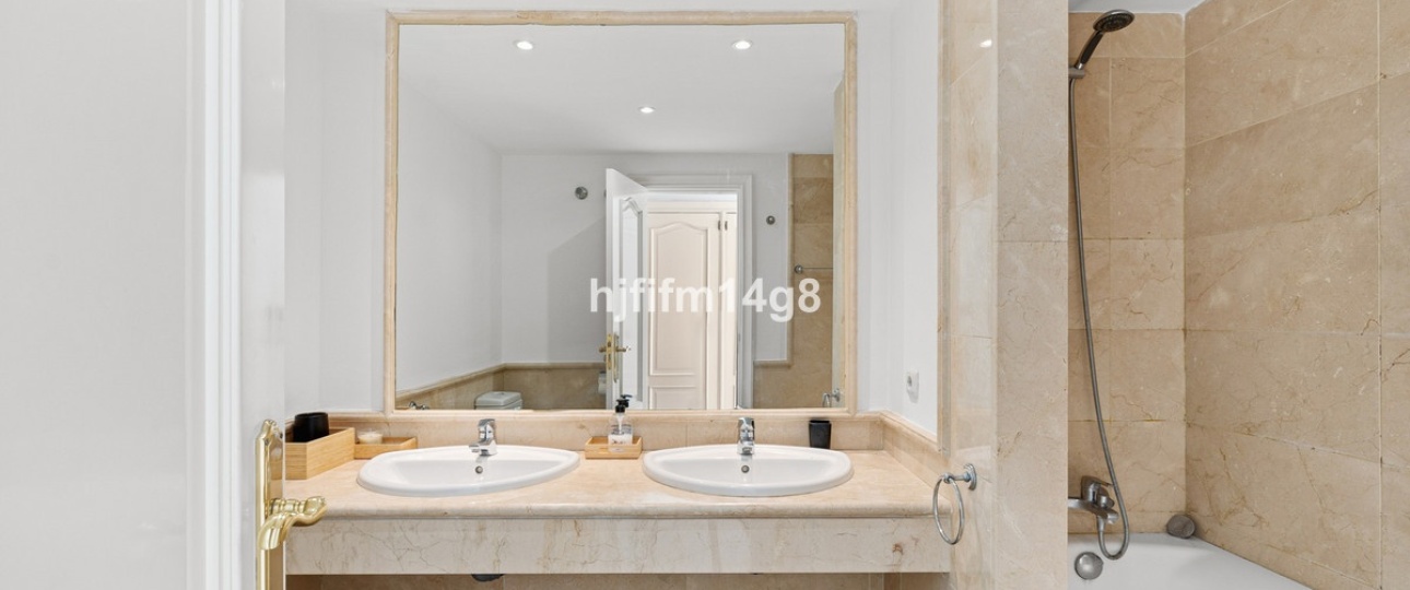Resale - Town house - Marbella - Nueva Andalucía