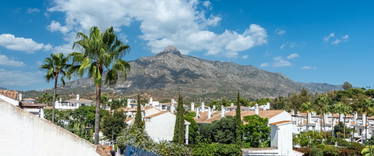 Resale - Town house - Marbella - Nueva Andalucía