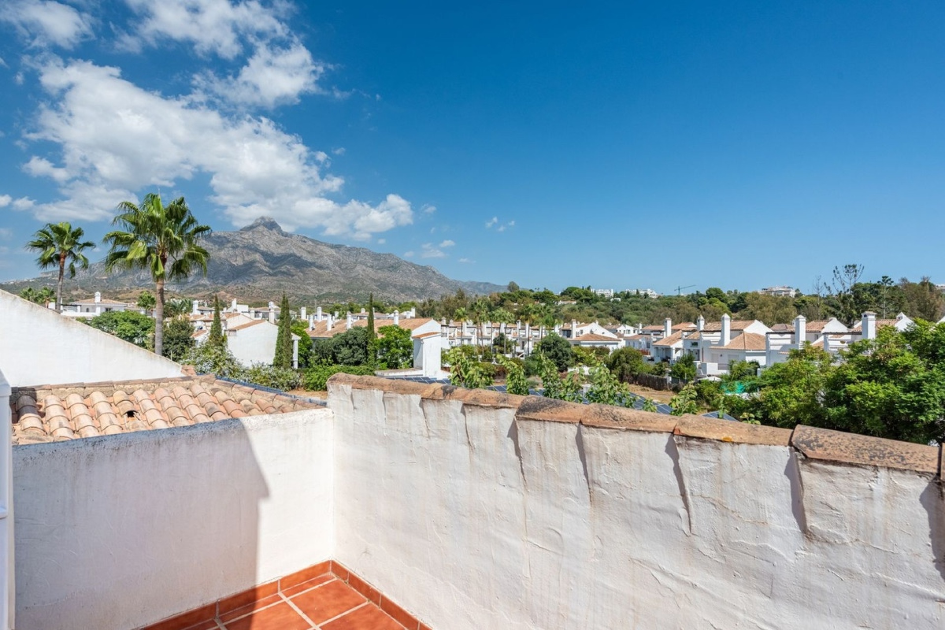 Resale - Town house - Marbella - Nueva Andalucía