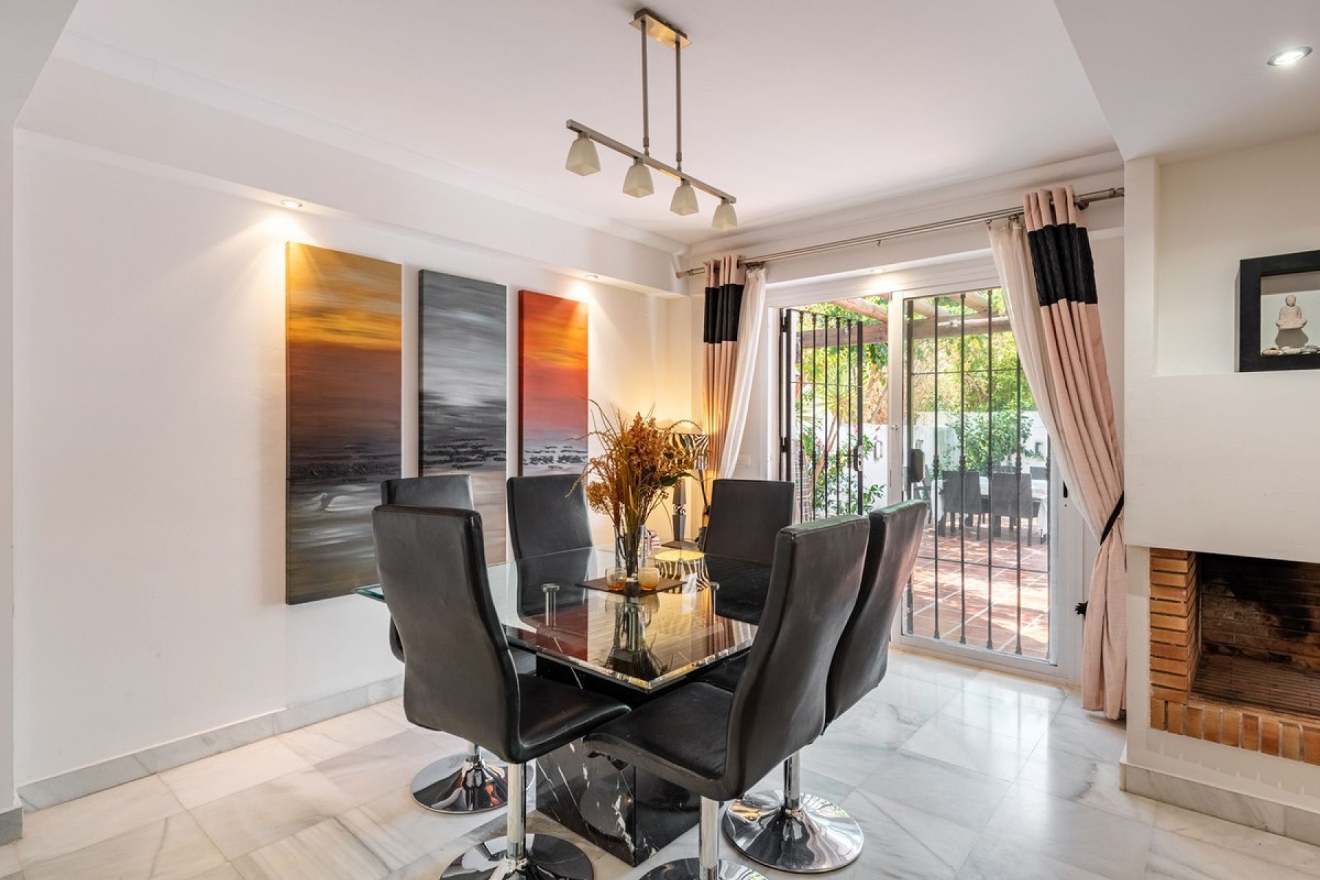 Resale - Town house - Marbella - Nueva Andalucía